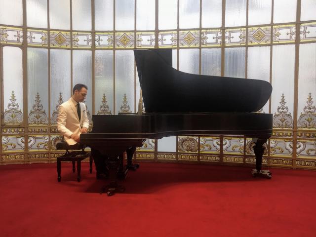 Klavierstunden bei professionellem Pianisten, mit Freude und Fortschritt - Tasteninstrumente Akustisch - Erlangen