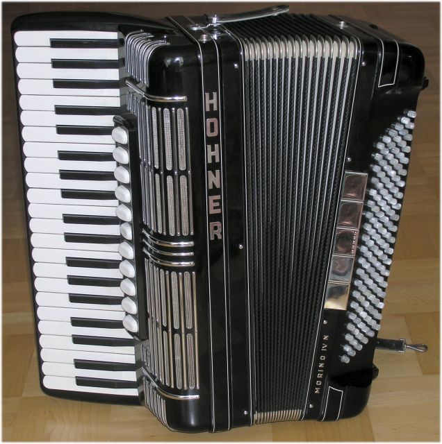 Akkordeon Hohner Morino IV N - Tasteninstrumente Akustisch - Oberursel