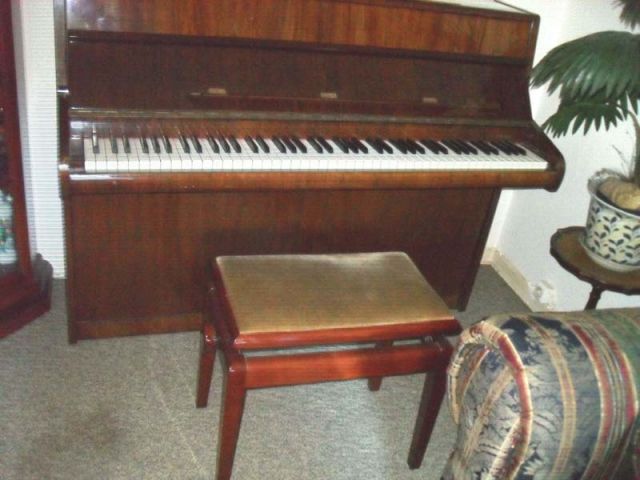 Gut erhaltenes Klavier - Saiteninstrumente Akustisch - Köln