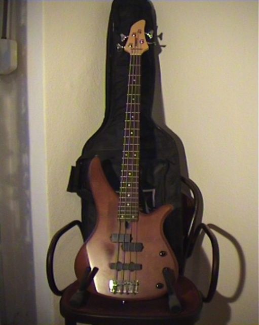 Viersaitiger Yamaha RBX360 mit J Style Pickup - Saiteninstrumente Elektr - 