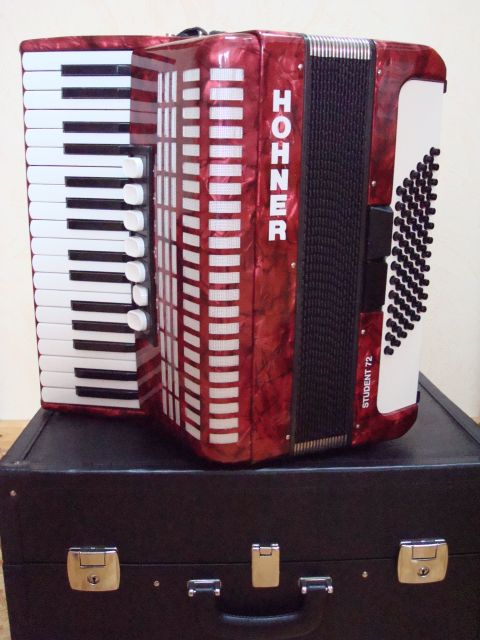 Akkordeon Hohner Student 72 rot - Tasteninstrumente Akustisch - Heringen