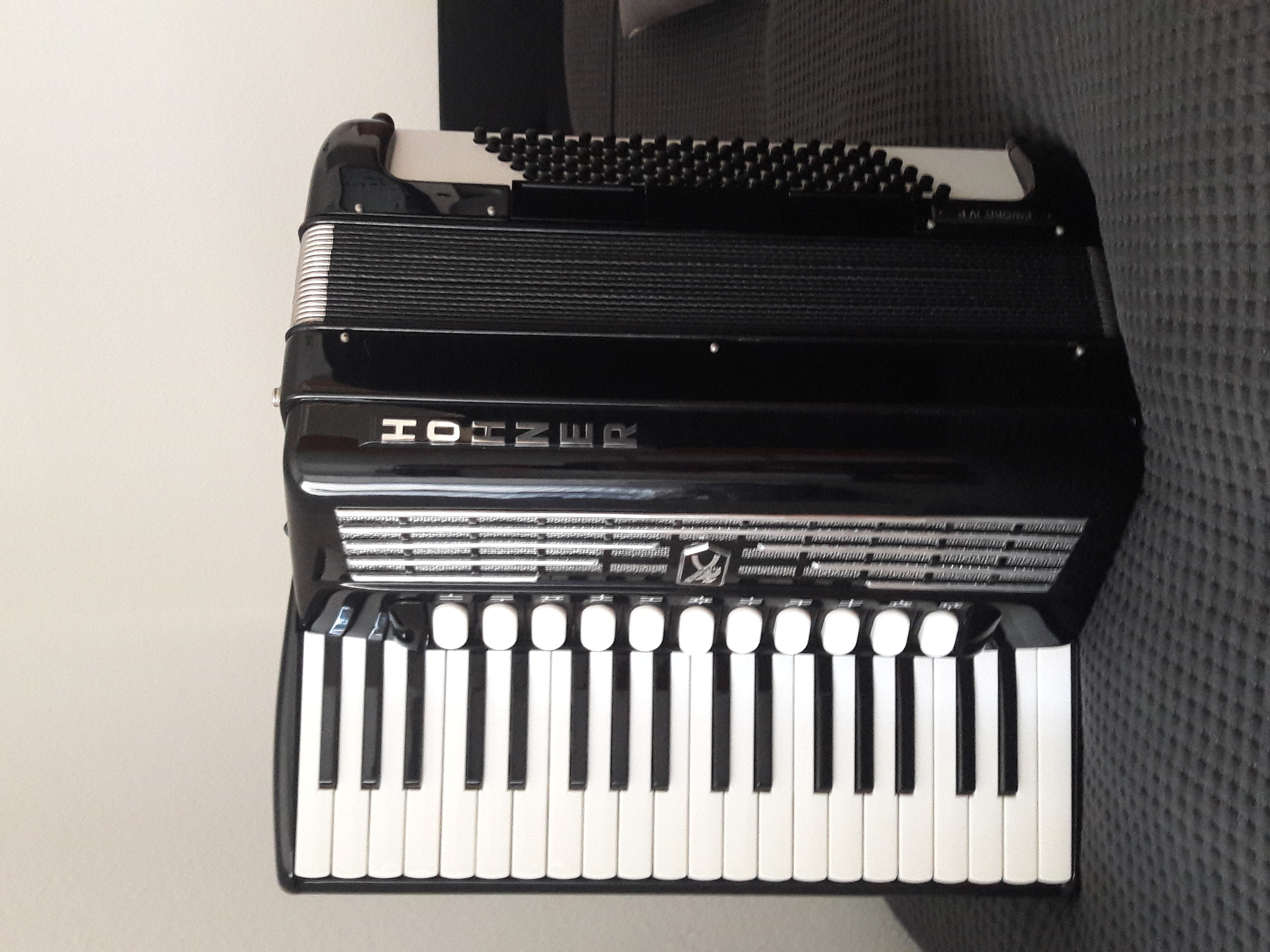 Hohner Favorit IV P gebraucht, sehr gut erhalten - Tasteninstrumente Akustisch - Bottrop