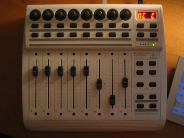 Behringer B-Control BCF2000-WH. - Midi Computer Software - Magdeburg