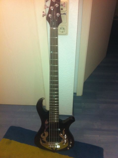 Traben Kore5 Bass wie neu - Saiteninstrumente Elektr - Bothel