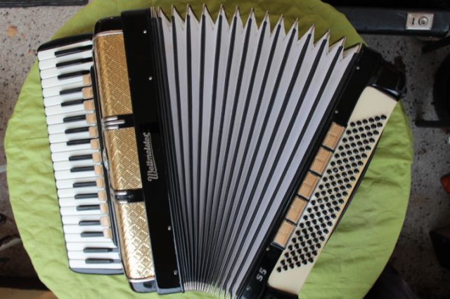 Weltmeister S5 Cassotto, 5 chörig, Bj. 1970er Jahre; gepflegt u. gut gestimmt  - Tasteninstrumente Akustisch - Stuttgart