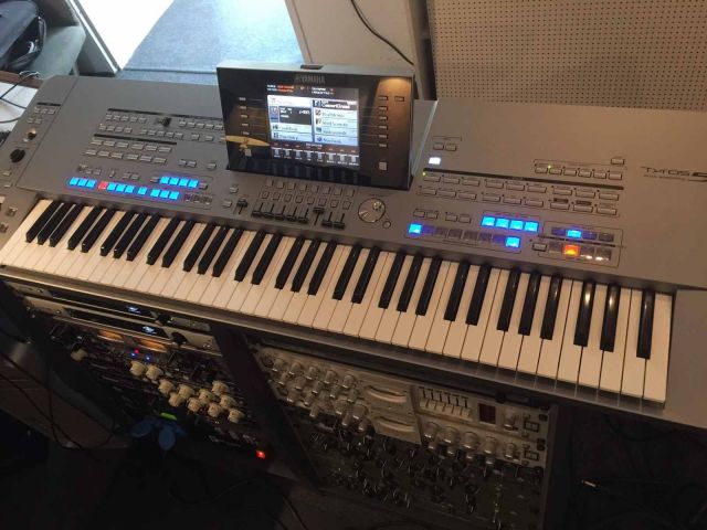 Yamaha Tyros 5 mit 76 Tasten Top ! mit Erweiterung - Tasteninstrumente Elektr - Hamburg