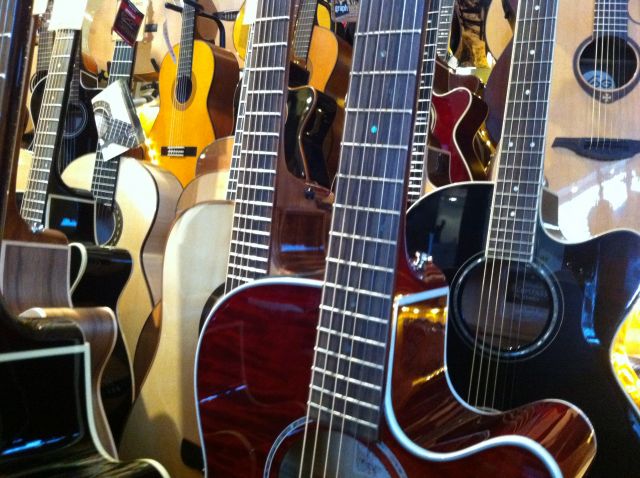 Gitarren-Große Auswahl + viele Angebote- Akustik,Classic,E-/Bass- Angebot:Guita - Saiteninstrumente Akustisch - Hamburg