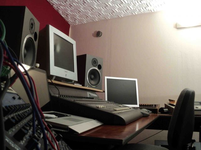 Vermiete Studio für Gesangs -,Sprach - & Instrumentalaufnahmen  - Proberaum - Köln