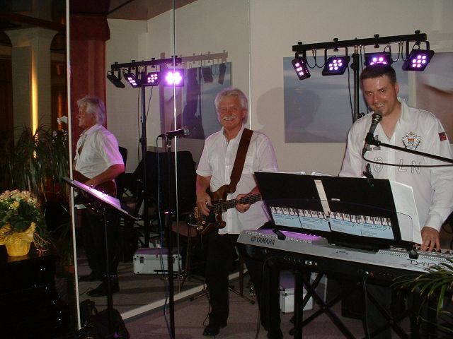 Musik-Liveduo - Peter Leisten  -  Livemusik für jeden Anlass und alle Gelegenhe - Bands - Hürtgenwald