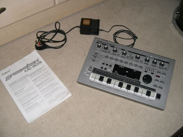 Roland mc-303 groovebox - Sonstige Instrumente - darmstadt