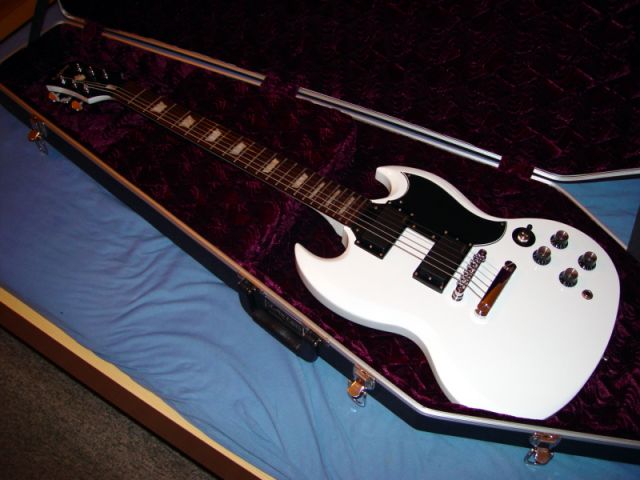 Epiphone SG-400 EMG - Saiteninstrumente Elektr - Wien