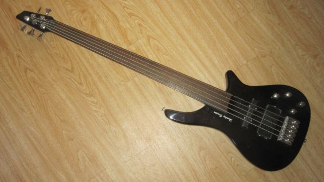 Verkaufe 5-String Fretless-Bass, neuwertig - Saiteninstrumente Elektr - Hamburg