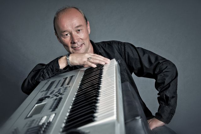 Alleinunterhalter aus dem Raum Trier - auf Wunsch mit Sängerin - Musiker - Wawern