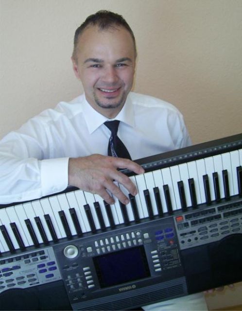 Alleinunterhalter mit Live Gesang auf Deutsch und Polnisch - Bands - Kassel