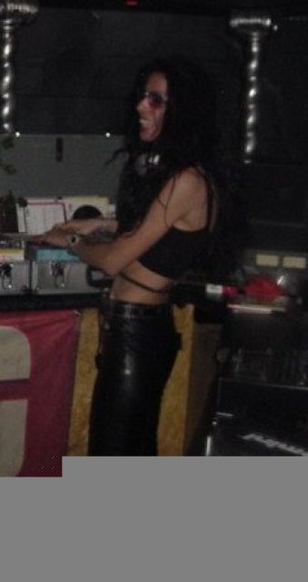 Weiblicher DJ -alle Richtungen-- House bevorzugt - Dj - 