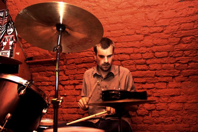 Engagierter Schlagzeuger sucht engagierten Gitarristen für Garage Duo - Bands - Düsseldorf