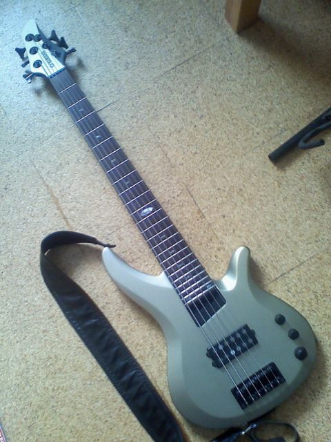 Yamaha RBX JM2 IS - Saiteninstrumente Elektr - Bratislava