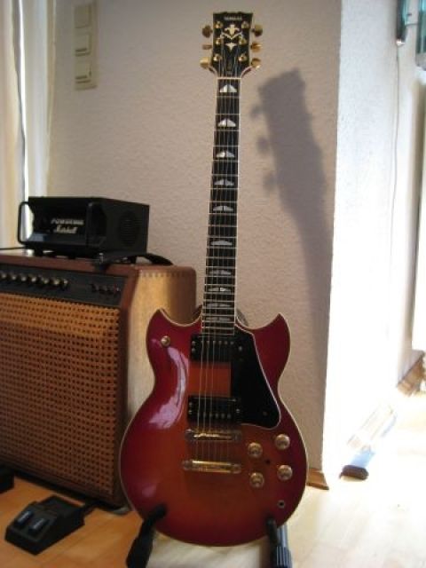 Biete Klassiker: Yamaha SG 2000 - Saiteninstrumente Elektr - Soest