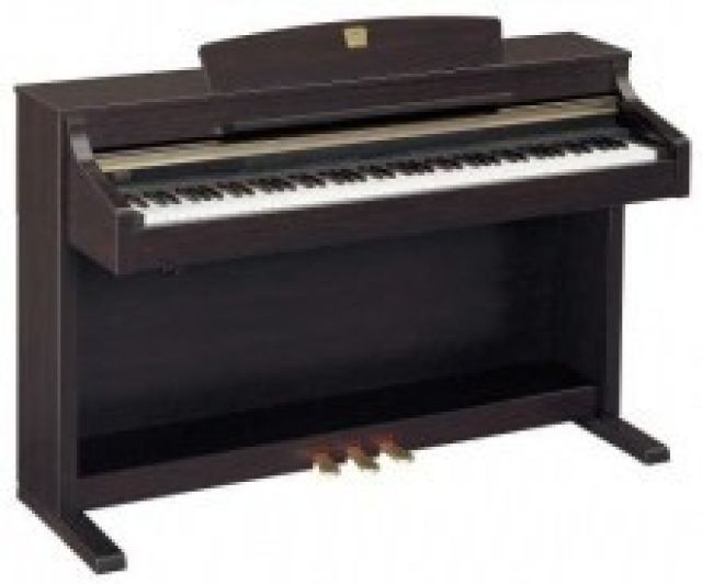 E- Piano Yamaha Clavinova CLP 330, Rosenholz mit Klavierstuhl und Kopfhörer - Tasteninstrumente Elektr - Brilon