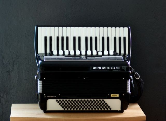 Akkordeon Hohner Favorit IV P wie neu - Tasteninstrumente Akustisch - Wandlitz