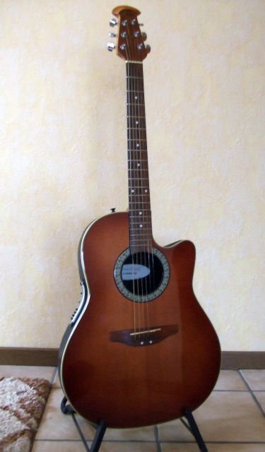 Elektro-Akustikgitarre: Ovation Celebrity CC024 - Saiteninstrumente Akustisch - Bedburg