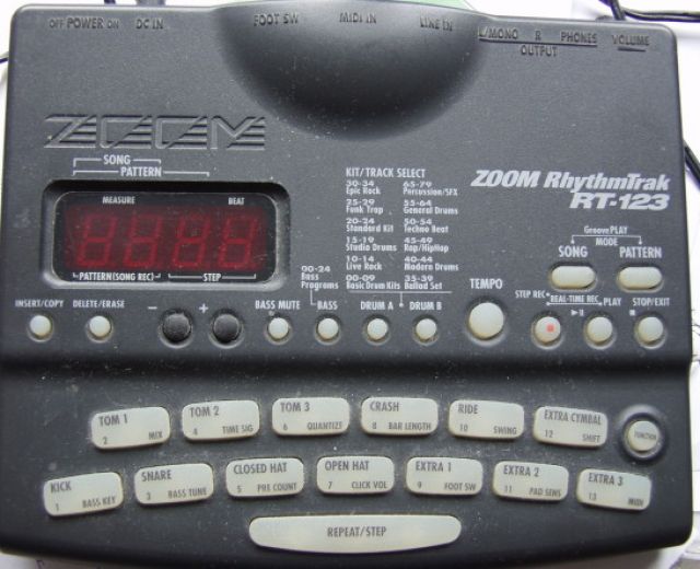 Hallo ich verkaufe mein Zoom Rhythmtrak RT-123   - Drums Percussion - Berlin