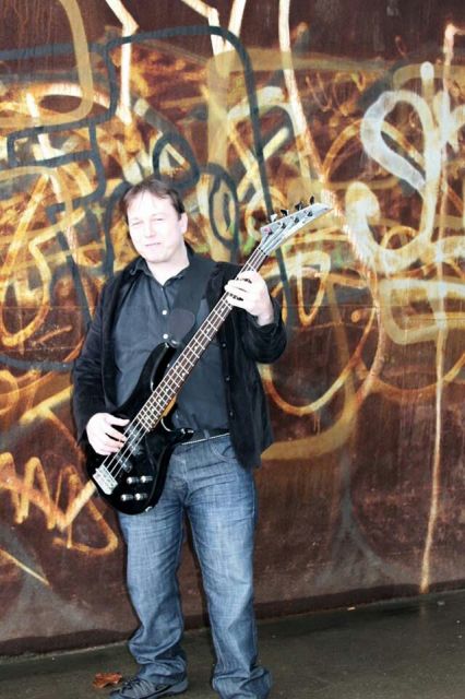Wir suchen eine Sänger/in aus Essen für Melodicmetal - Musiker - Essen