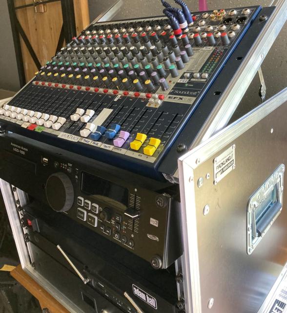 Rack mit Soundcraft-Mixer - Soundanlagen Pa - Erfurt