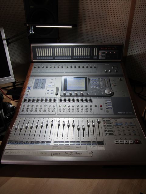 Tascam DM 3200 mit Meterbridge - Tonstudio - Westerstede