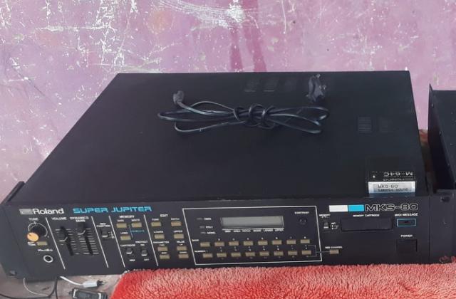 Analog Synthesizer ROLAND SUPER JUPITER MKS-80 mit Speicherkarte M-64C  - Tasteninstrumente Elektr - Berlin
